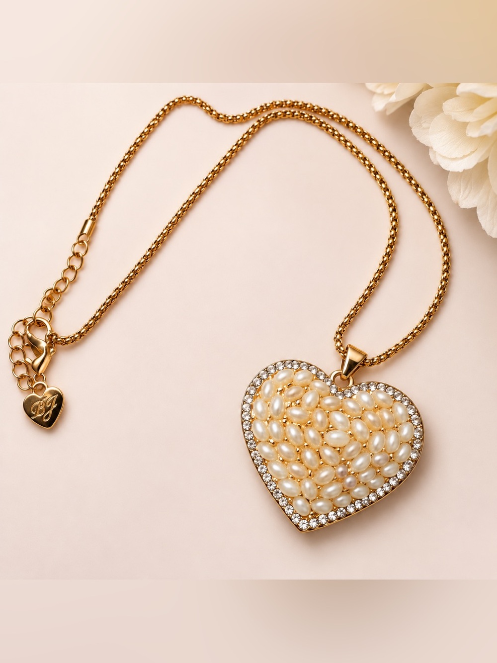 💛NWT!Betsey Johnson Heart Pendant Necklace with Faux Pearl Inlay